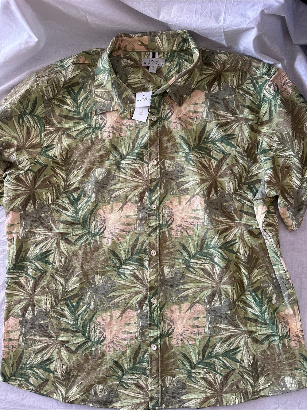 Ike Behar Short-Sleeve Button-Down Shirt in Green and Tan Tropical Print